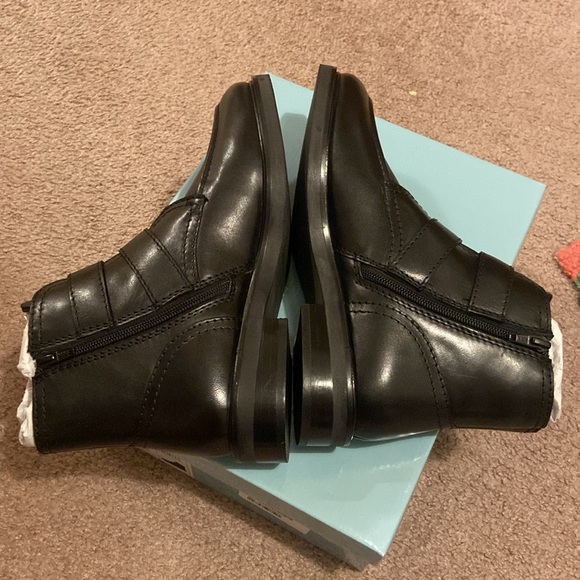 Seychelles Doing It Right Black Leather Bootie NEW IN BOX Size 8 OBO - Picture 8 of 11